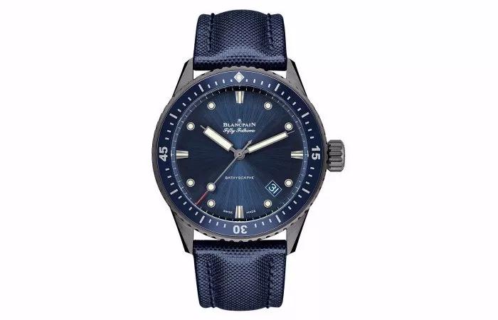 The calibre 1315 has provided a power reserve of 120 hours.
