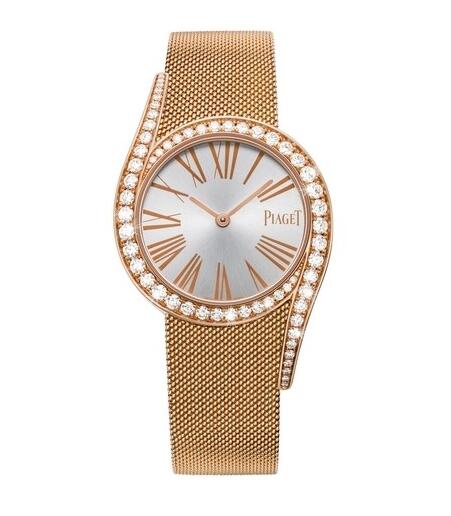 The rose gold hands and oversized Roman numerals hour markers ensure the great legibility.