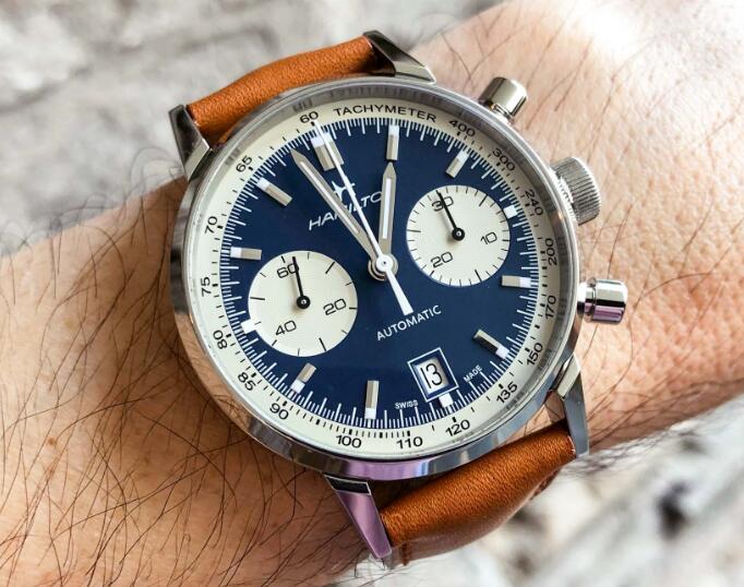 Forever replication watches are attractive with the evident colors.