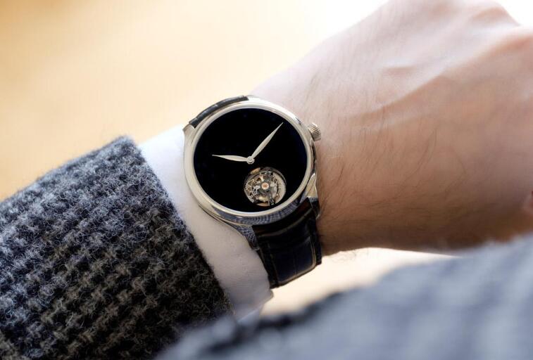 Forever duplication watches are mysterious with tourbillon.
